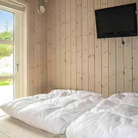 Vakantiehuis Lovely In With Sauna *