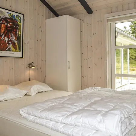 Vakantiehuis Lovely In With Sauna