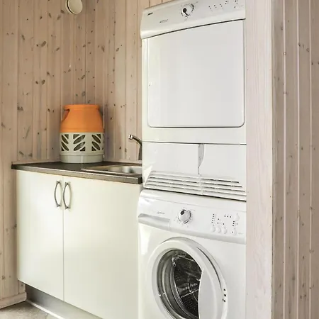 Lovely Home In Vejers Strand With Sauna 瓦伊厄斯斯特兰德